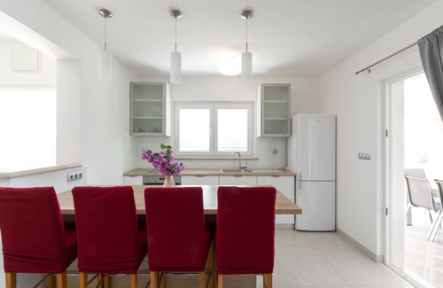 Prizba House | Modern Villa Near the Sea