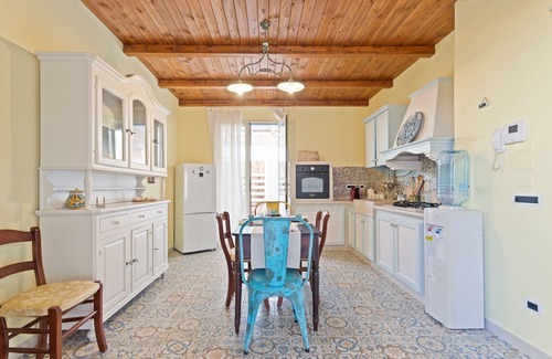 Santa Maria del Focallo Villa | Modern Villa, Pool & Beach Proximity