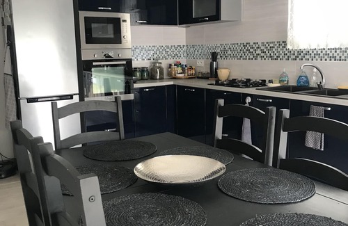 Digne-les-Bains Bed & Breakfast | Modern villa to share with host