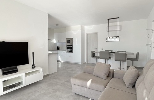 Cala en Porter Villa | Modern villa with private pool, AC, WIFI, sleeps 6, 7 min to beach and centre