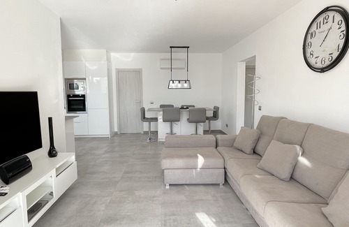 Cala en Porter Villa | Modern villa with private pool, AC, WIFI, sleeps 6, 7 min to beach and centre