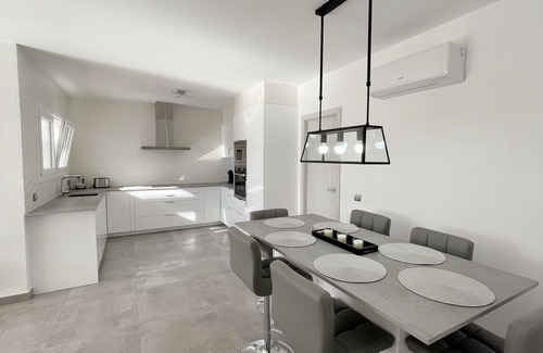 Cala en Porter Villa | Modern villa with private pool, AC, WIFI, sleeps 6, 7 min to beach and centre
