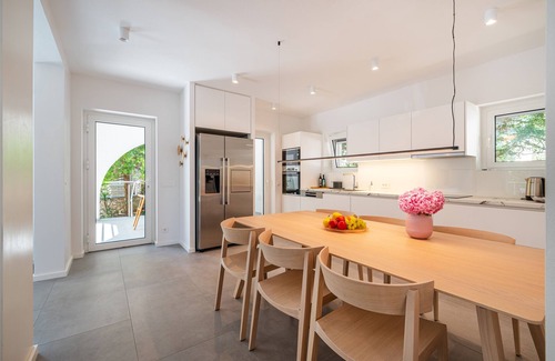 Novalja Villa | Modern villa with heated private pool, 100 m distance from the sea