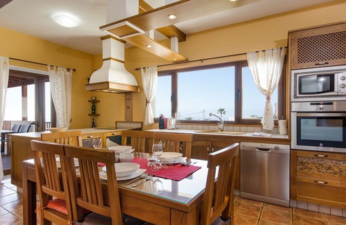 La Asomada Villa | Modern Villa With Incredible Ocean Views, Private Pool, Spacious Terrace and Wi-Fi