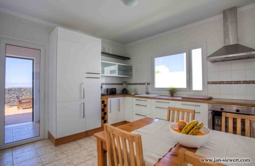 Yaiza Villa | Modern villa with private pool, 1Gb, 15 min from beaches and Timanfaya