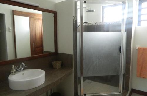 Roches Noires Villa | Modern Villa with service. Exceptional beach, private swimming pool