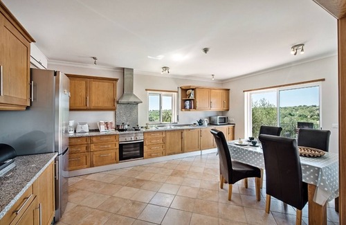 Tavira House | Modern villa with swimming pool located in a beautiful valley in Tavira.