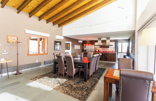 Valdemorillo Villa | Modern villa with swimming pool, nature and tranquility 40 min from Madrid.