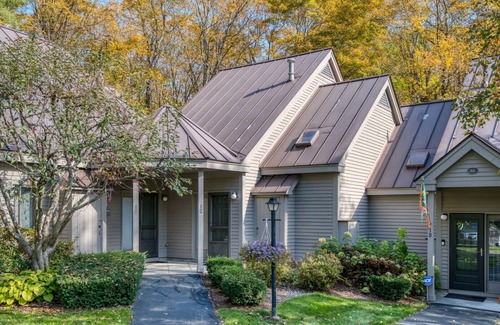 West Hartford Condo | Modern Village, Community Pool | Newton Village 1C