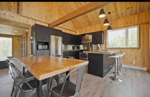 Portneuf Regional County Municipality Ski Chalet | Modern, warm and intimate chalet