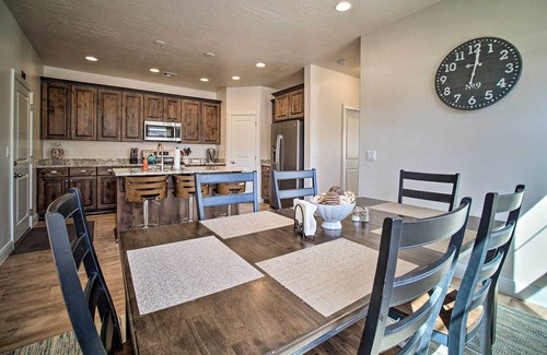 Sienna Hills House | Modern Washington Home - Pool & Trail Access!