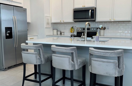 Bonita Springs House | Modern Water View Bliss House 3-bedroom 2-bath - Community Pool