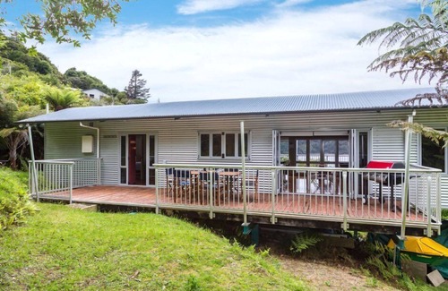 Nydia Bay House | Modern Waterfront Home away from Home with views - Boat access only!