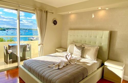 North Bay Village Apartment | Modern waterfront apartment with Miami Skyline view, free parking 5 mins drive to Miami Beach