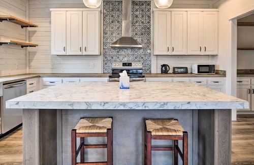Inman House | Modern Waterfront Home w/ Dock on Lake Bowen!