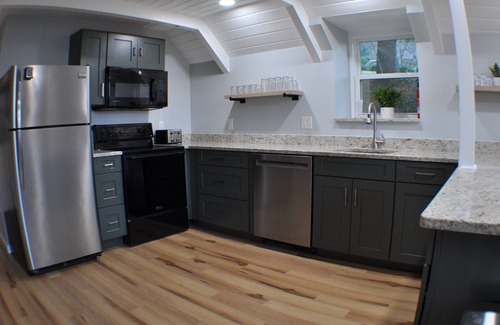 Waynesville Cabin | Modern Waynesville Cabin Getaway! 2 Fireplaces, Pool Table, Close To Everything!