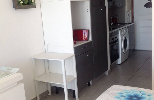 Marigot Apartment | Modern well equipped studio, sea view