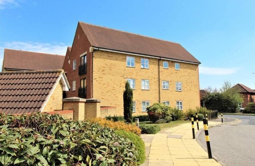 West Thurrock Apartment | Modern Well Presented Apartment close to the City