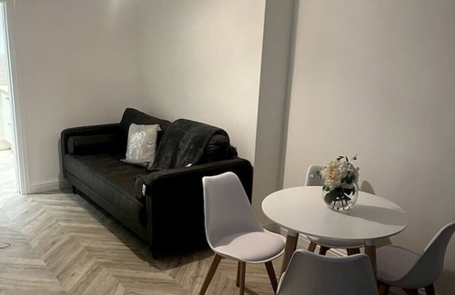 Rhondda Boat Rental | Modern welsh cottage