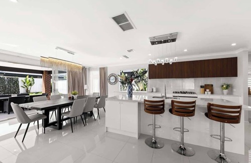 Werribee House | Modern Werribee Retreat Close Shops & Nature