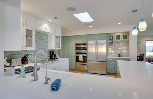 Barths House | Modern Wheat Ridge Home w/Private Hot Tub & Sauna