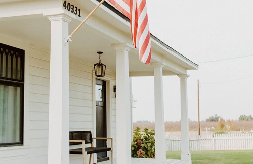 Kingsburg House | Modern White Farmhouse in Kingsburg