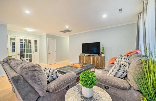 Ogden House | Modern Wilmington Getaway about 6 Miles to Beaches!