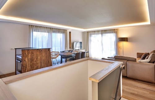 Murnau am Staffelsee Apartment | MODERN with FLAIR of the TRADITION -100sqm EG + UG- opt. 4 pers. - Terrace u. garden