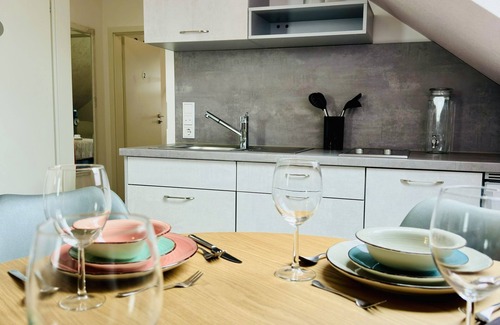 Bad Oeynhausen Apartment | Modern Wohnen mit Smarttv, Arbeitsplatz und Küche