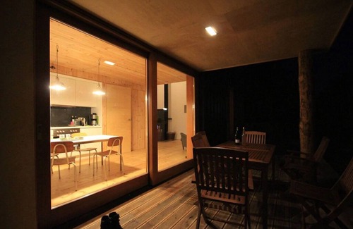 Loissin House | Modern wooden house on the Bodden with two apartments that can be combined