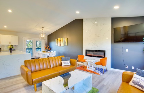 West Ridge House | Modern Woodinville Home w/Hot Tub + Sauna!