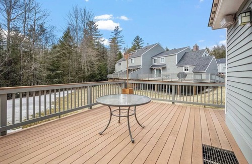North Woodstock House | Modern Woodstock/Loon Mountain Townhouse With Deck