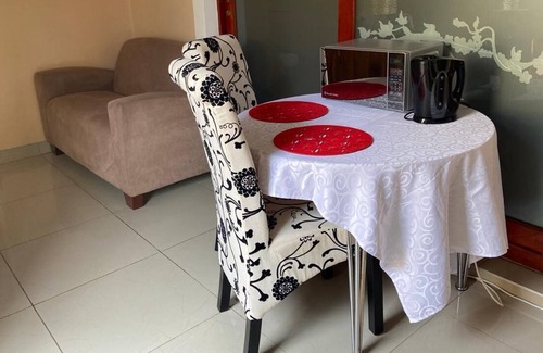 Tshwane House | Modern cozy private room in a secure estate.