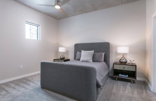 South Eola Apartment | Modern3 bedroom Lake Eola
