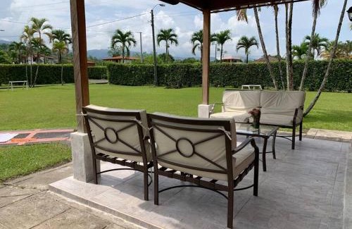 Viterbo Villa | Moderna cabaña en Viterbo con Aire AC y Piscina