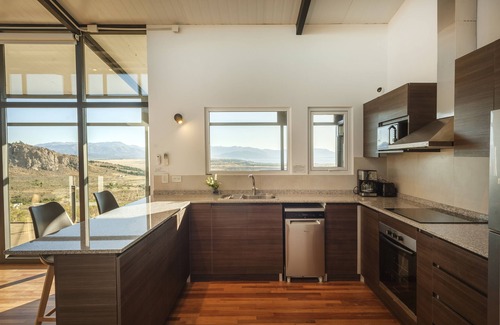 Dina Huapi House | MODERNA CASA DE MONTAÑA EN LA MESETA PATAGONICA EN EL VALLE DEL ÑIRIHUAU