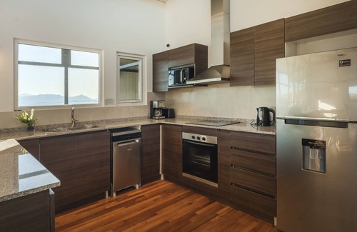 Dina Huapi House | MODERNA CASA DE MONTAÑA EN LA MESETA PATAGONICA EN EL VALLE DEL ÑIRIHUAU