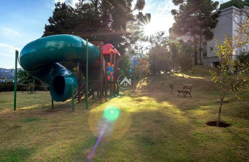 Vila Inglesa Apartment | Moderna cobertura duplex com 4 suítes em condomínio com lazer completo - Campos do Jordão