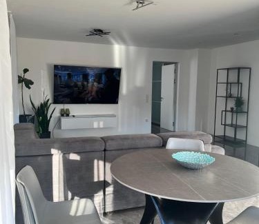 Wallersdorf Villa | Moderne 2 Zimmer Wohnung in Wallersdorf-Haidlfing