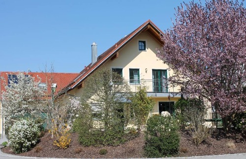 Essing Apartment | Moderne 75qm Ferienwohnung mit großem Balkon