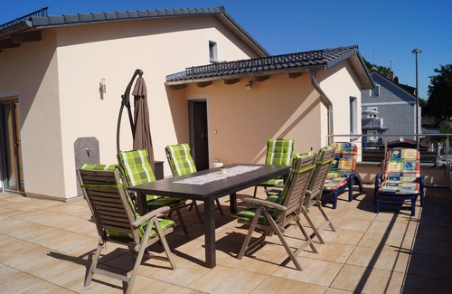 Weiden in der Oberpfalz Apartment | Moderne Neubauwohnung (105 m2) in Weiden mit 60 m2 großer Dachterrasse
