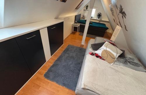 Ehningen Apartment | Moderne deluxe 3-Zi Eigentums- Maisonette-Wohnung IBM Bertrandt Mercedes