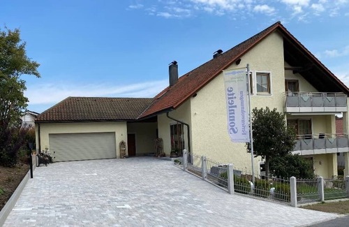 Friedenfels Apartment | Moderne Ferienwohnung am Südhang des Steinwaldes