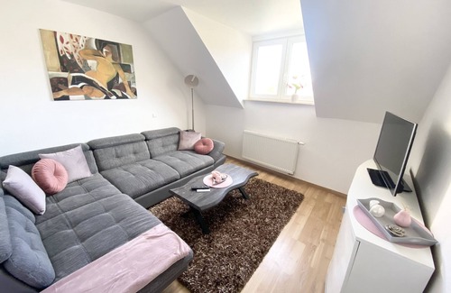 Grimma Apartment | Moderne Ferienwohnung mit 2 Schlafzimmern, Küche und Bad