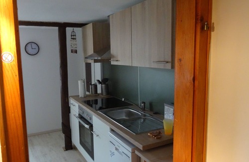 Gebesee Apartment | Moderne Ferienwohnung Nahe Erfurt, Wohn-u. Schlafbereich,küche,bad,kinderzimmer