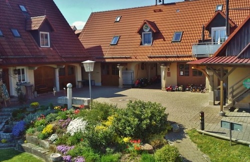 Haundorf Apartment | Moderne FeWo (52m2) mit Terrasse für 2 Erwachsene & 2 Kinder