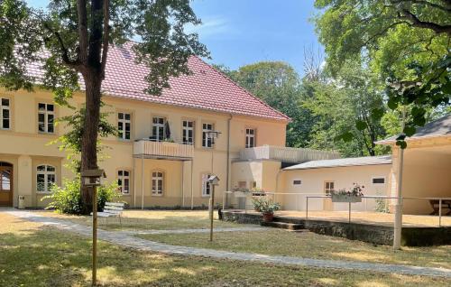 Oschatz Apartment | Moderne Gästewohnung "Am Weinberg" am Stadtpark