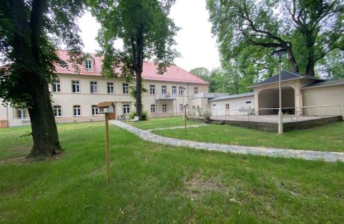 Oschatz Apartment | Moderne Gästewohnung "Am Weinberg" am Stadtpark