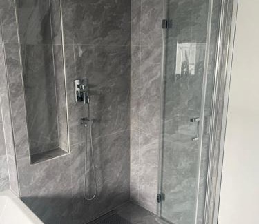 Wallersdorf Apartment | Moderne großräumige 3 Zimmer Wohnung in Wallersdorf-Haidlfing