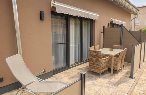 Luckau Apartment | Moderne Maisonette Ferienwohnung im Mediterranen Stil
